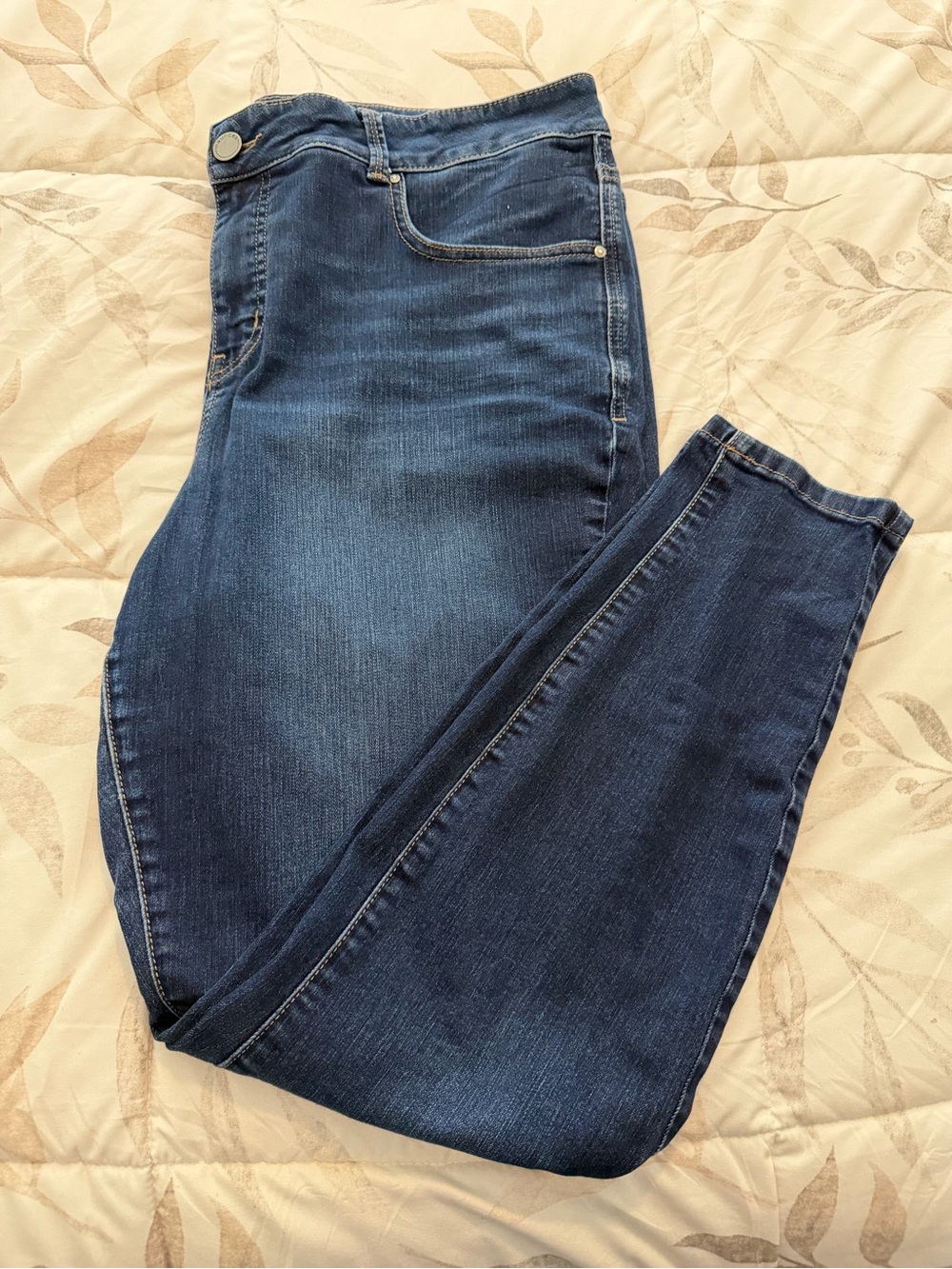 High-Rise Skinny Jeans in Dark Blue